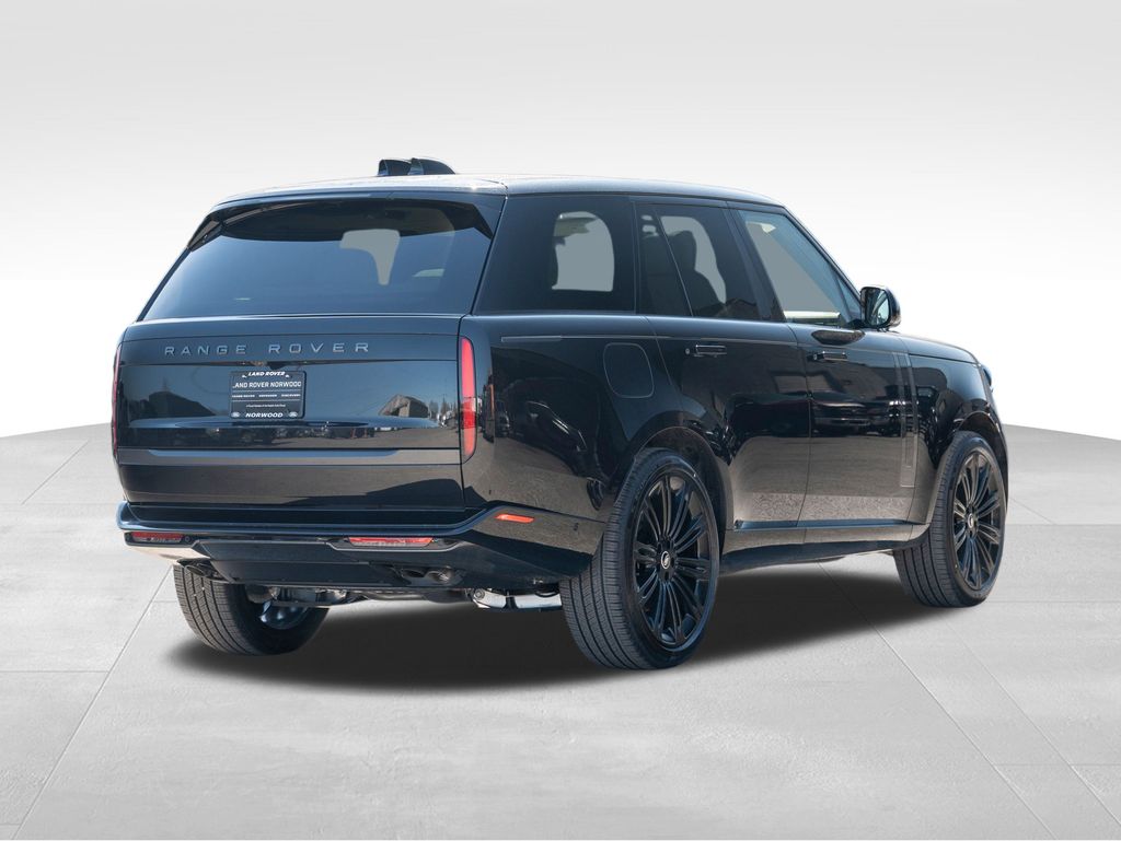 2025 Land Rover Range Rover SE photo 4