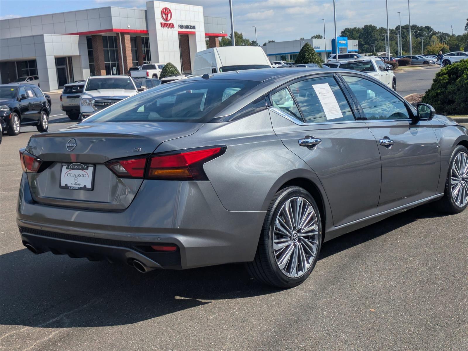 2023 Nissan Altima 2.5 SL photo 5