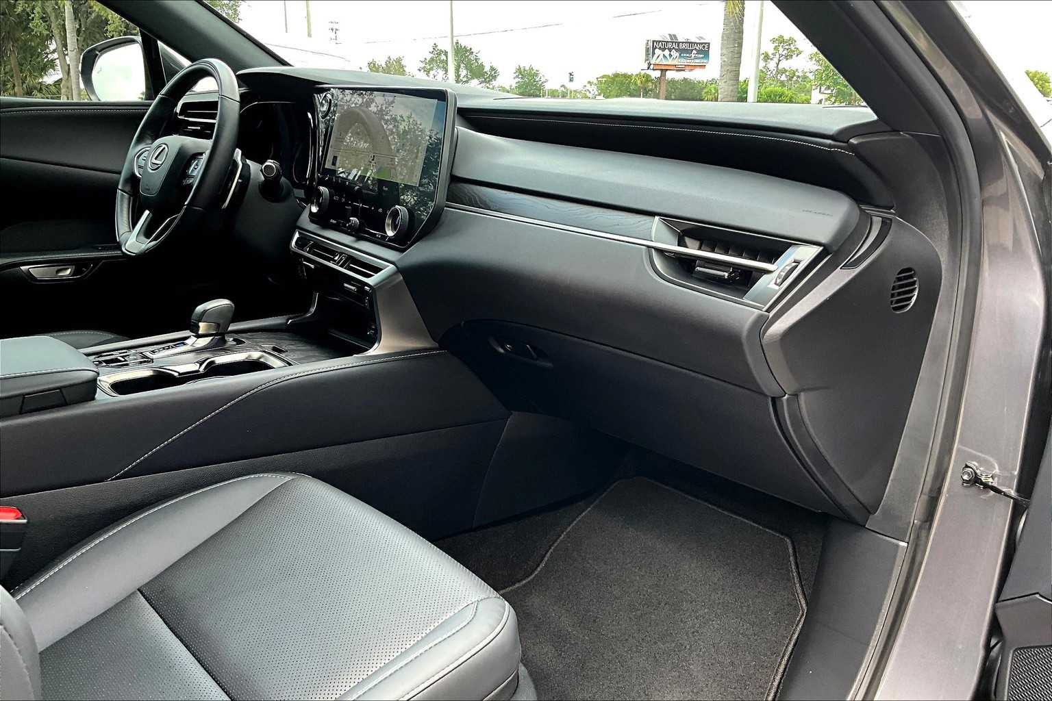2024 Lexus RX Premium photo 18