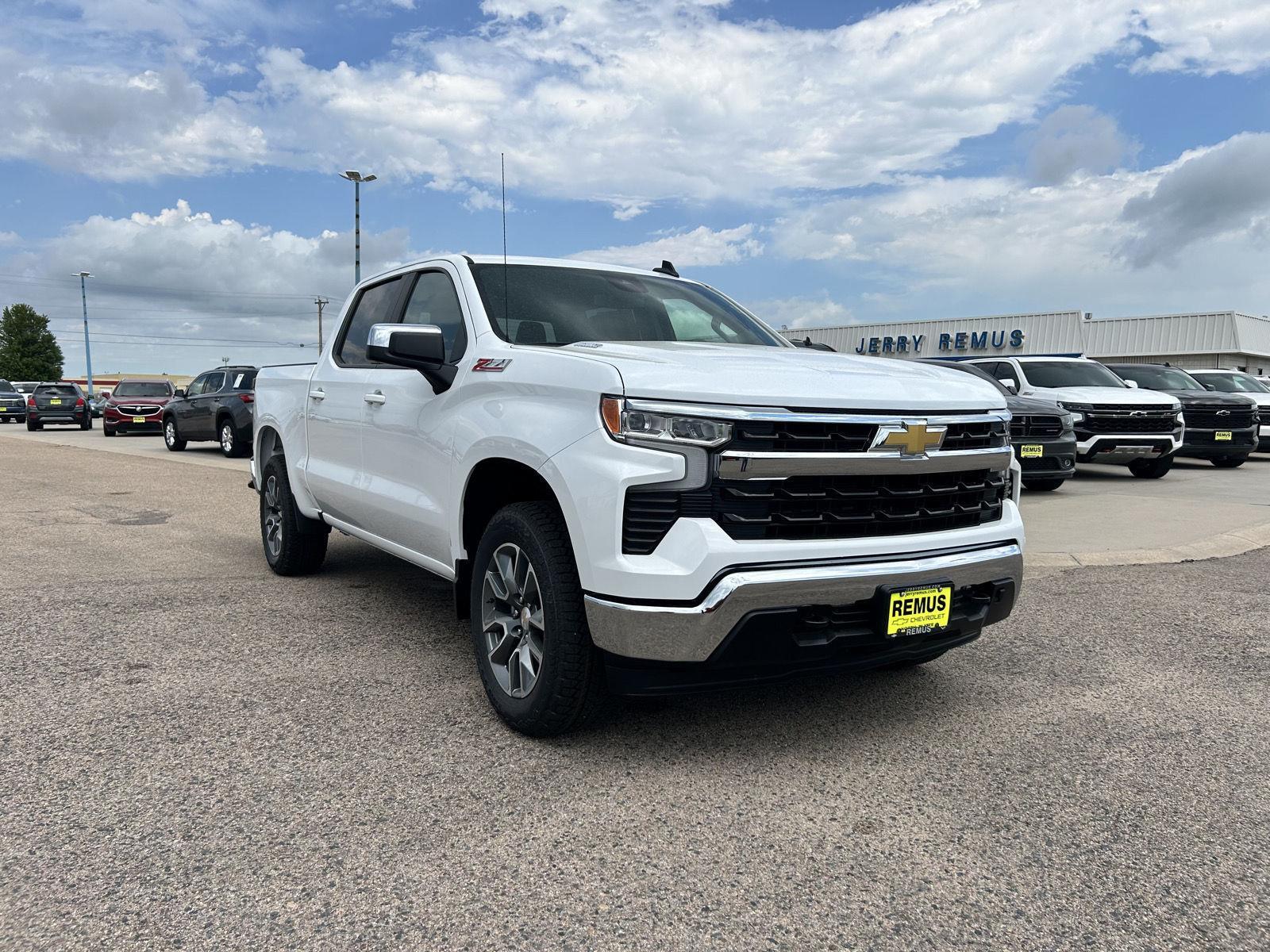 2025 Chevrolet Silverado 1500 LT's photo