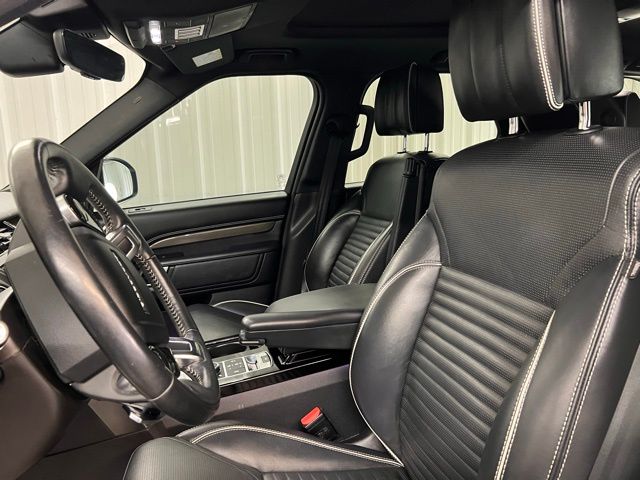 2020 Land Rover Discovery HSE Luxury photo 9