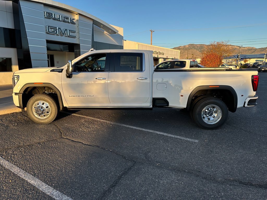 2026 Gmc Sierra 3500 HD Denali Ultimate photo 3