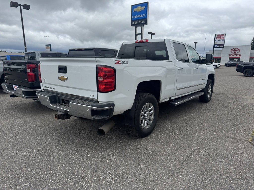 2019 Chevrolet Silverado 3500HD LTZ photo 3
