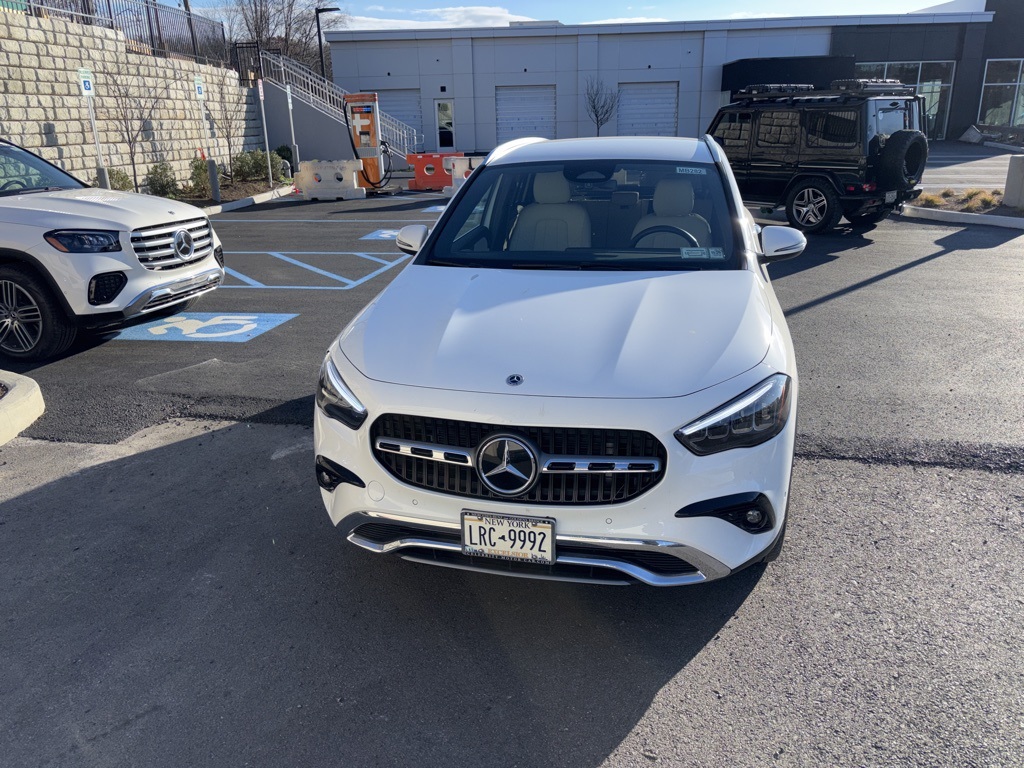 2025 Mercedes Benz GLA 250 4MATIC photo 2