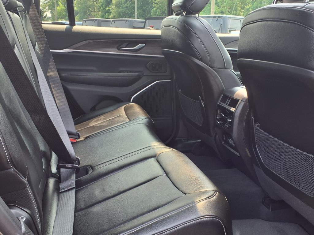 2022 Jeep Cherokee Base Limited photo 12