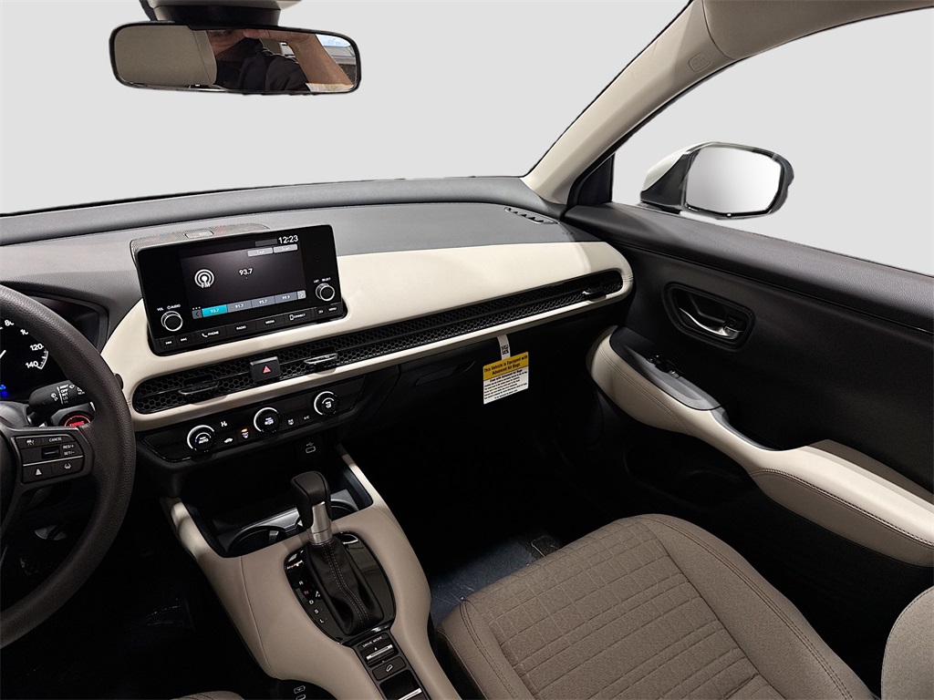 2025 Honda HR-V LX photo 19