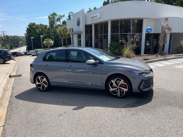 2025 Volkswagen Golf GTI SE photo 2