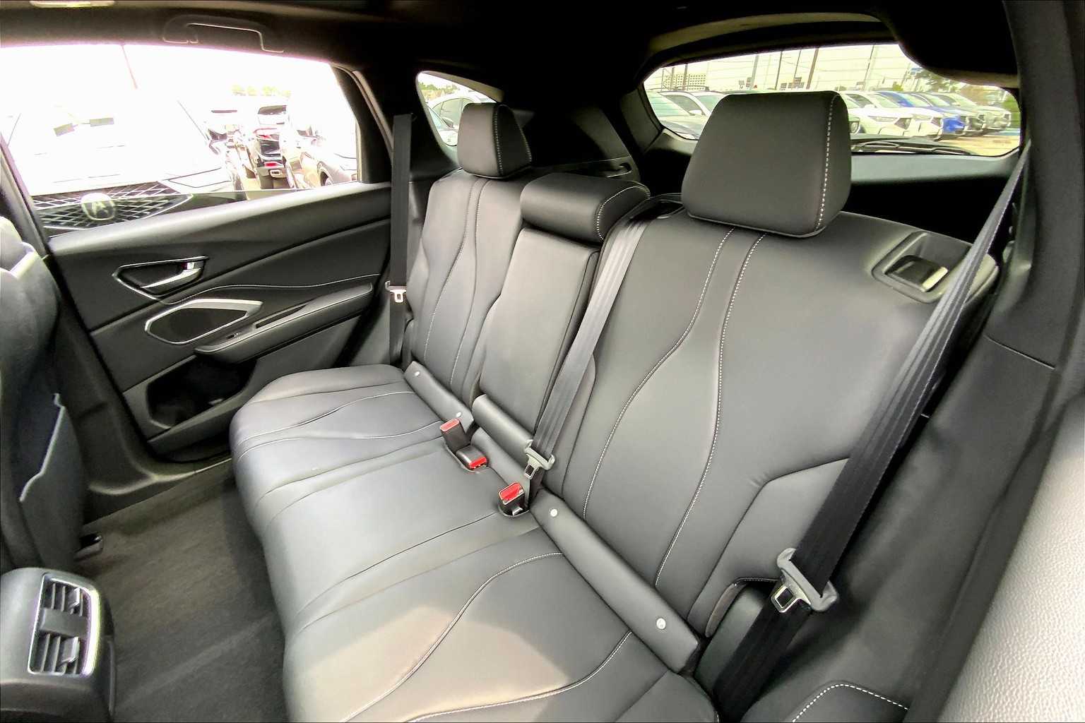 2025 Acura RDX photo 18