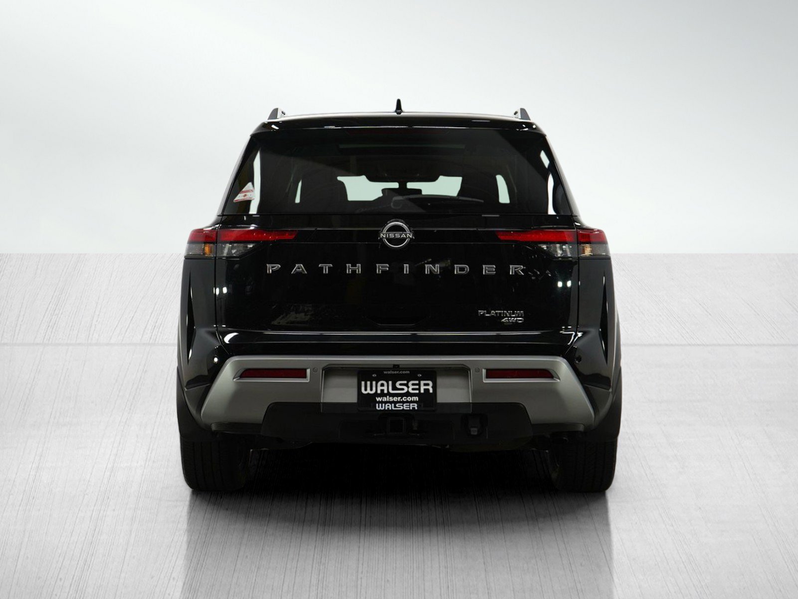 2023 Nissan Pathfinder Platinum photo 3