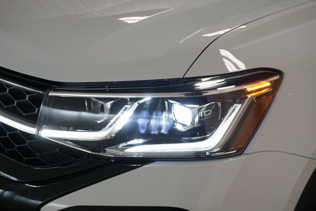 2024 Volkswagen Taos SE photo 29