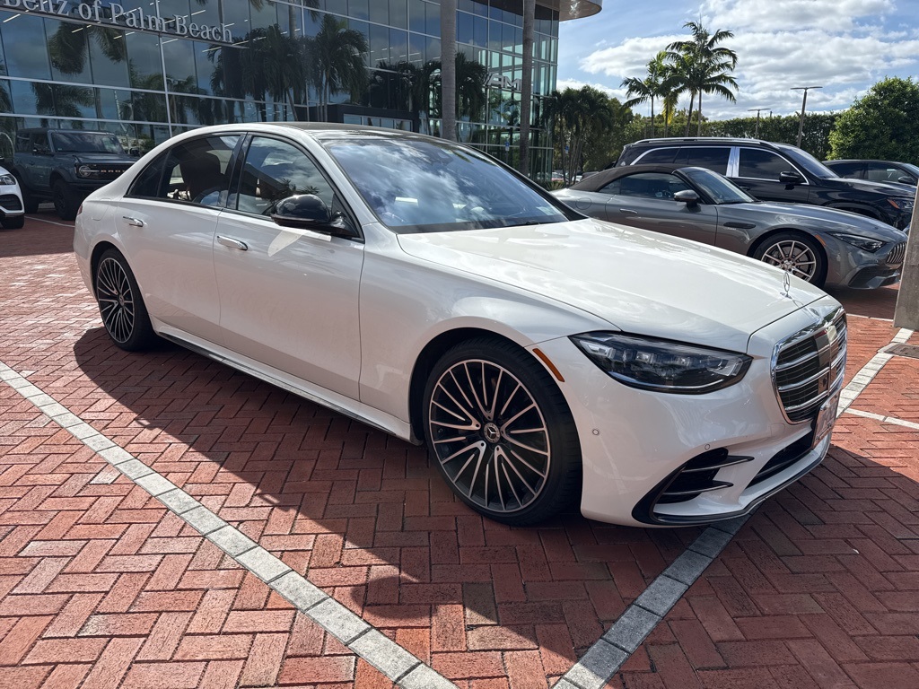 2023 Mercedes Benz S 580 4MATIC photo 2