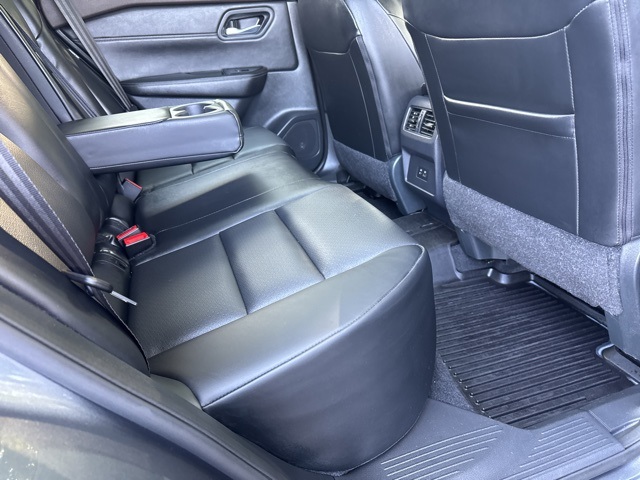 2023 Nissan Rogue SV photo 12
