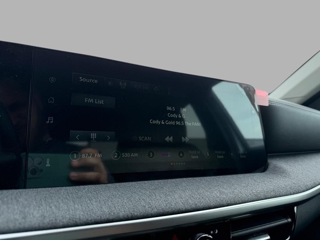 2025 Nissan Kicks SV photo 4