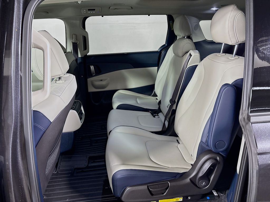2026 Kia Carnival SX photo 19