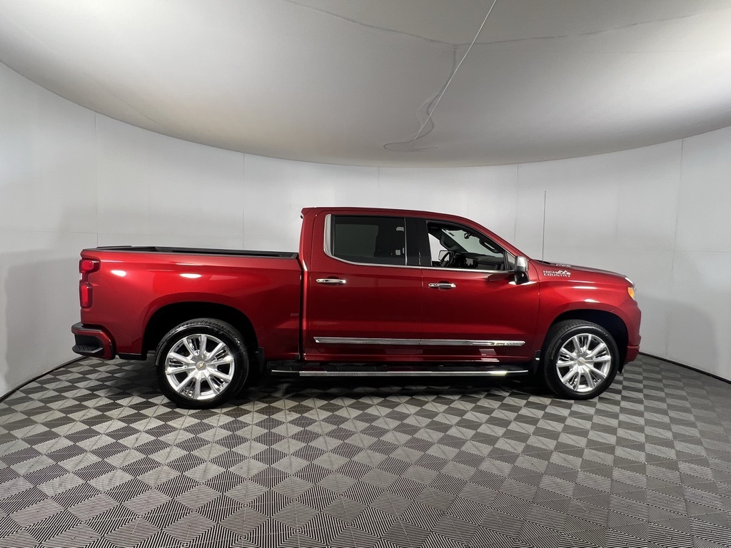2024 Chevrolet Silverado 1500 High Country photo 3