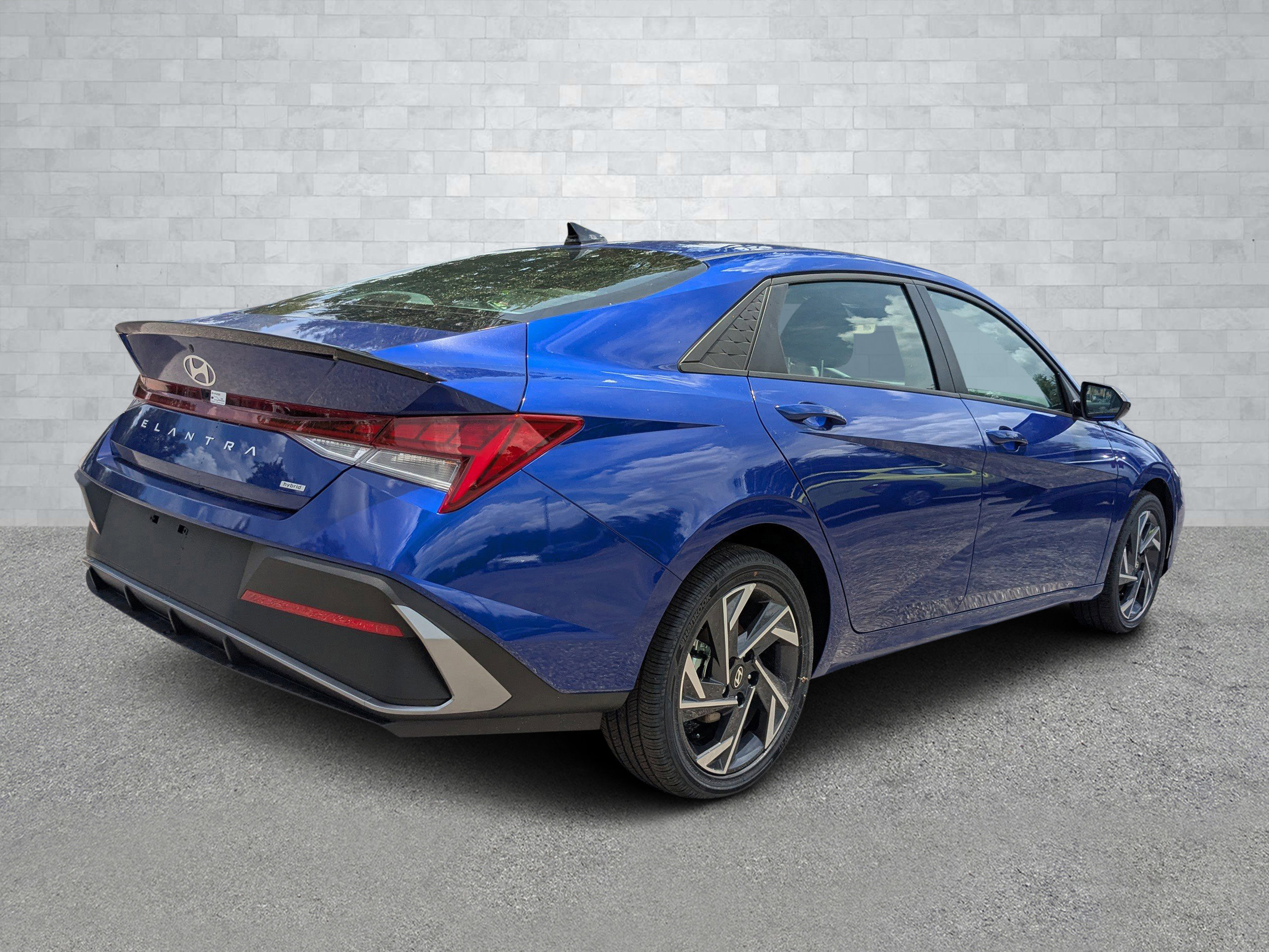 2025 Hyundai Elantra Hybrid SEL photo 3