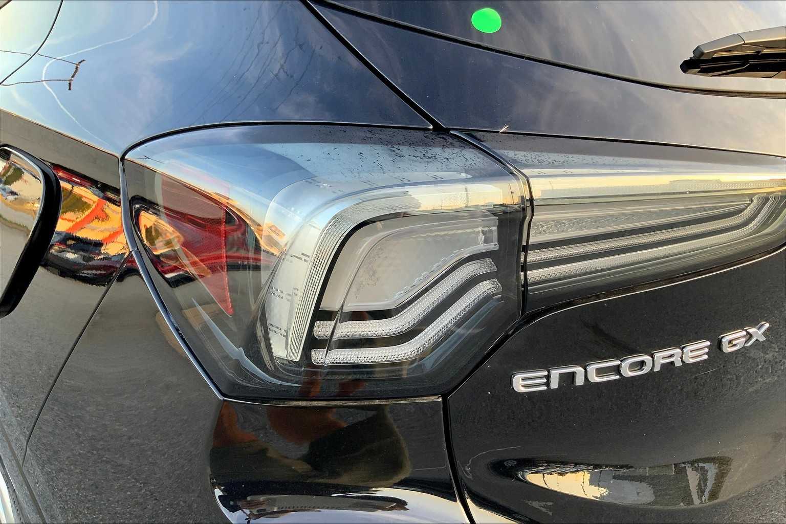 2024 Buick Encore GX Avenir photo 25