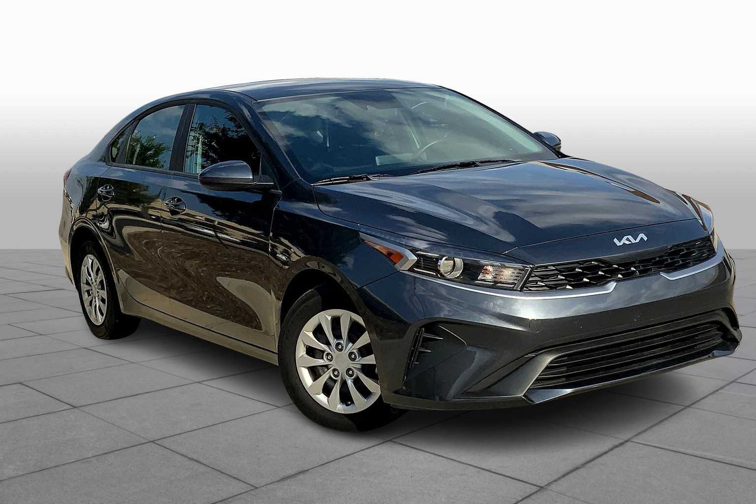 2024 Kia Forte LX photo 2