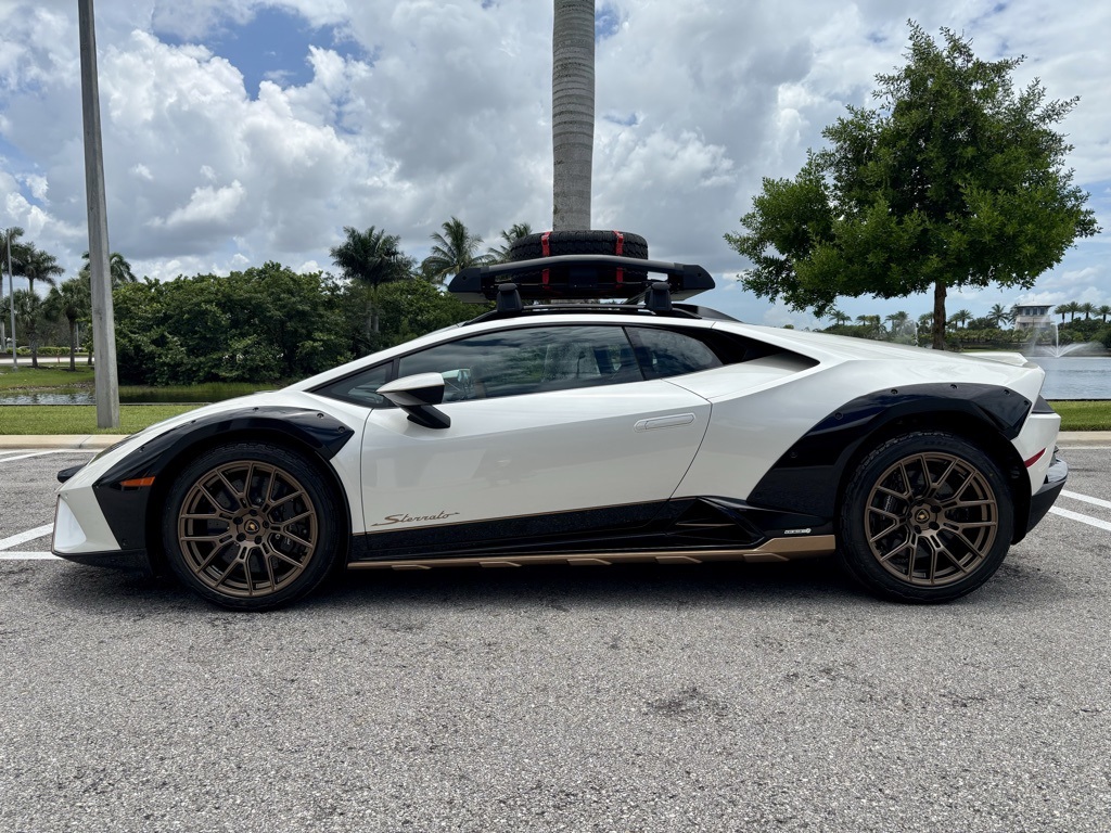 2024 Lamborghini Huracan Sterrato Base photo 10