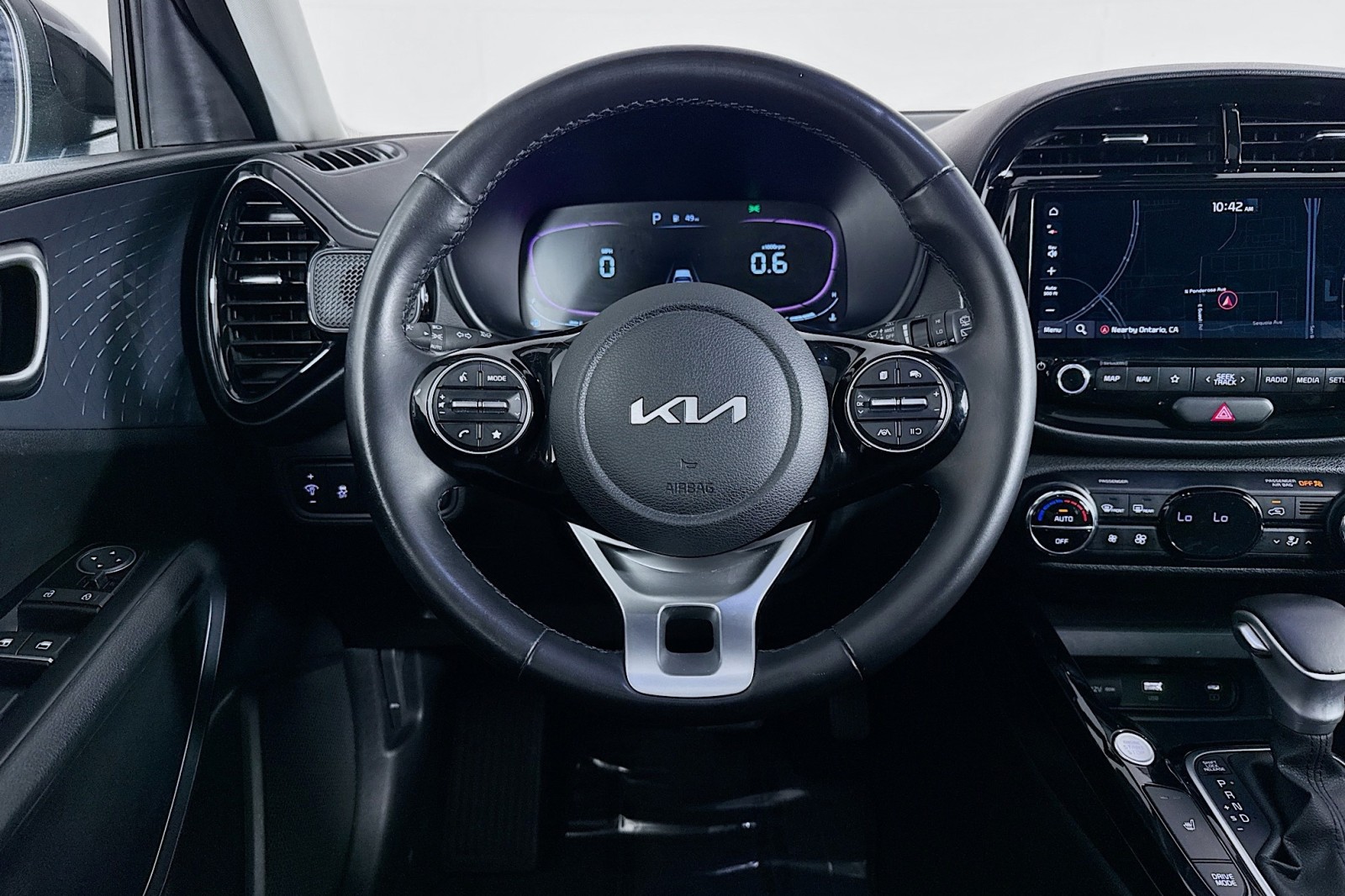 2023 Kia Soul EX photo 2