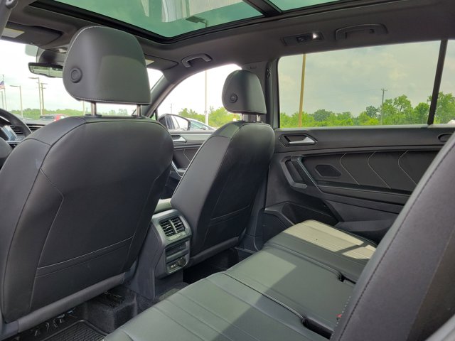 2024 Volkswagen Tiguan SE R-Line Black photo 13