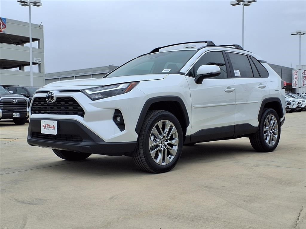 2025 Toyota RAV4 XLE Premium's photo