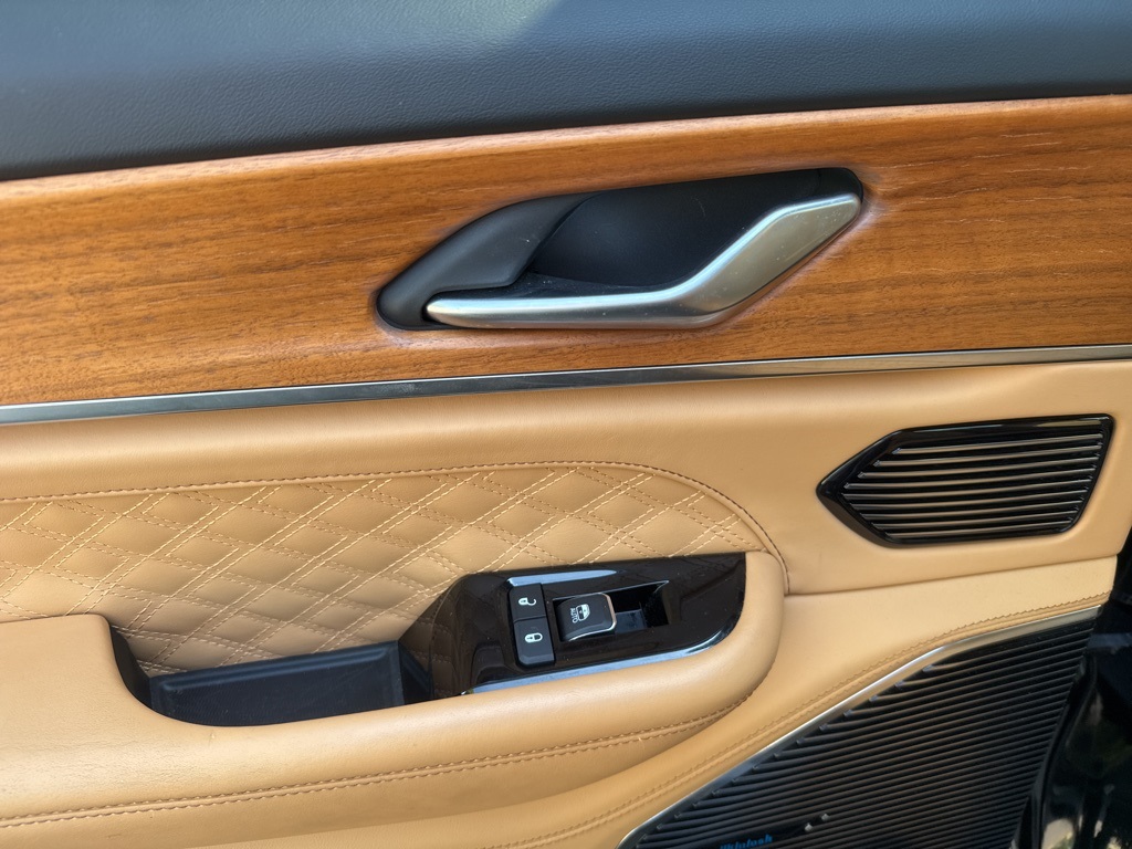 2021 Jeep Grand Cherokee L Summit Reserve photo 18