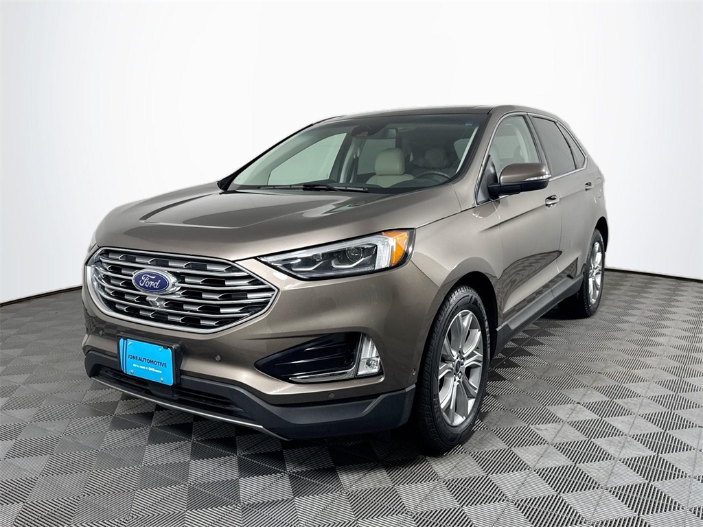 2019 Ford Edge Titanium's photo