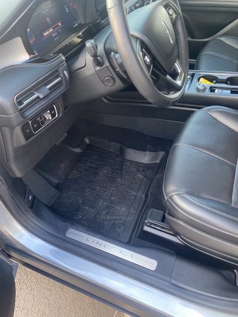 2023 Lincoln Corsair Standard photo 17