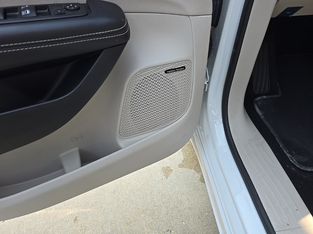 2022 Chrysler Pacifica Limited photo 41