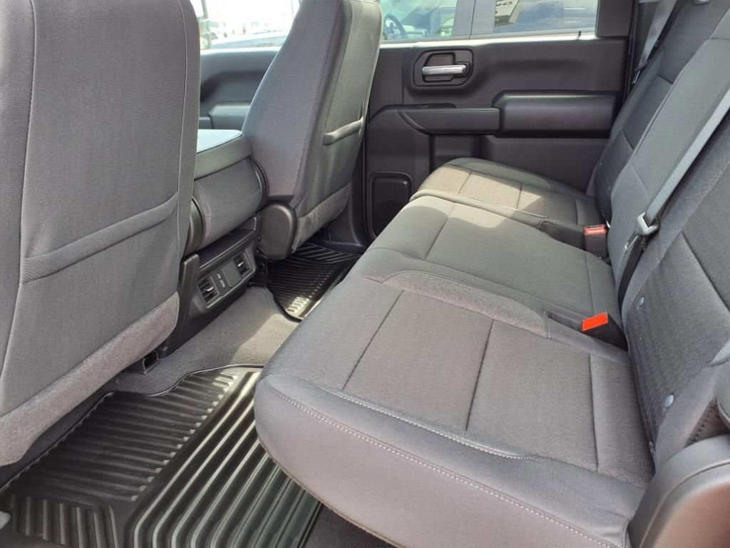 2025 Chevrolet Silverado 2500HD Custom photo 7