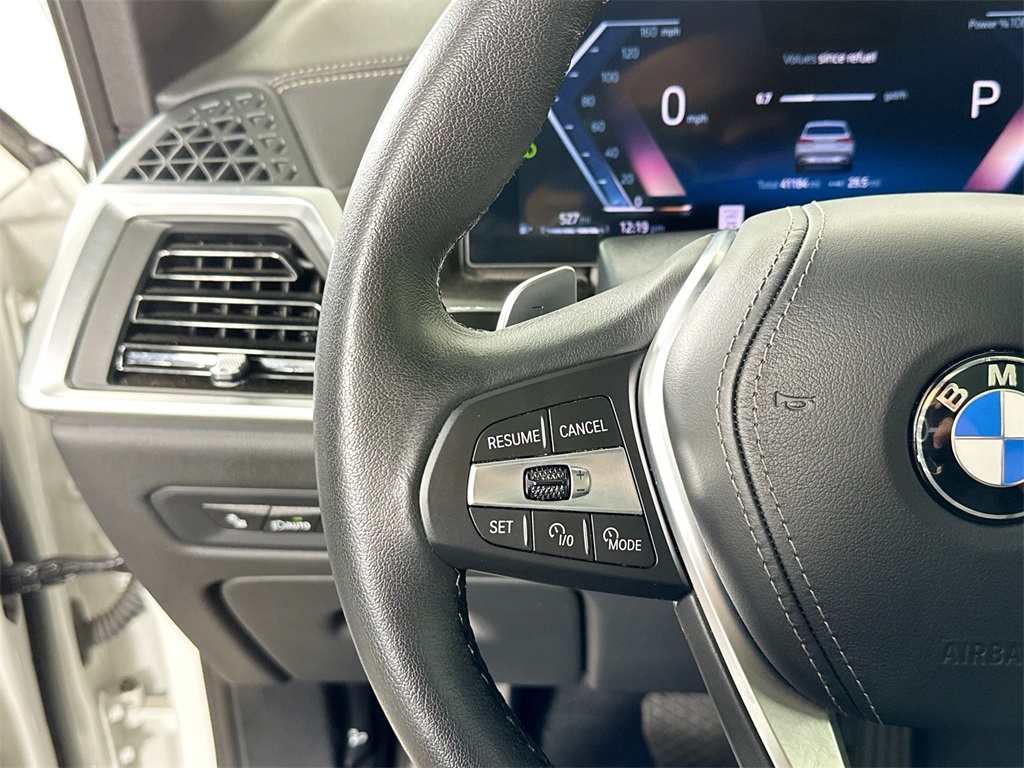 Used 2024 Mineral White Metallic BMW xDrive40i image 13