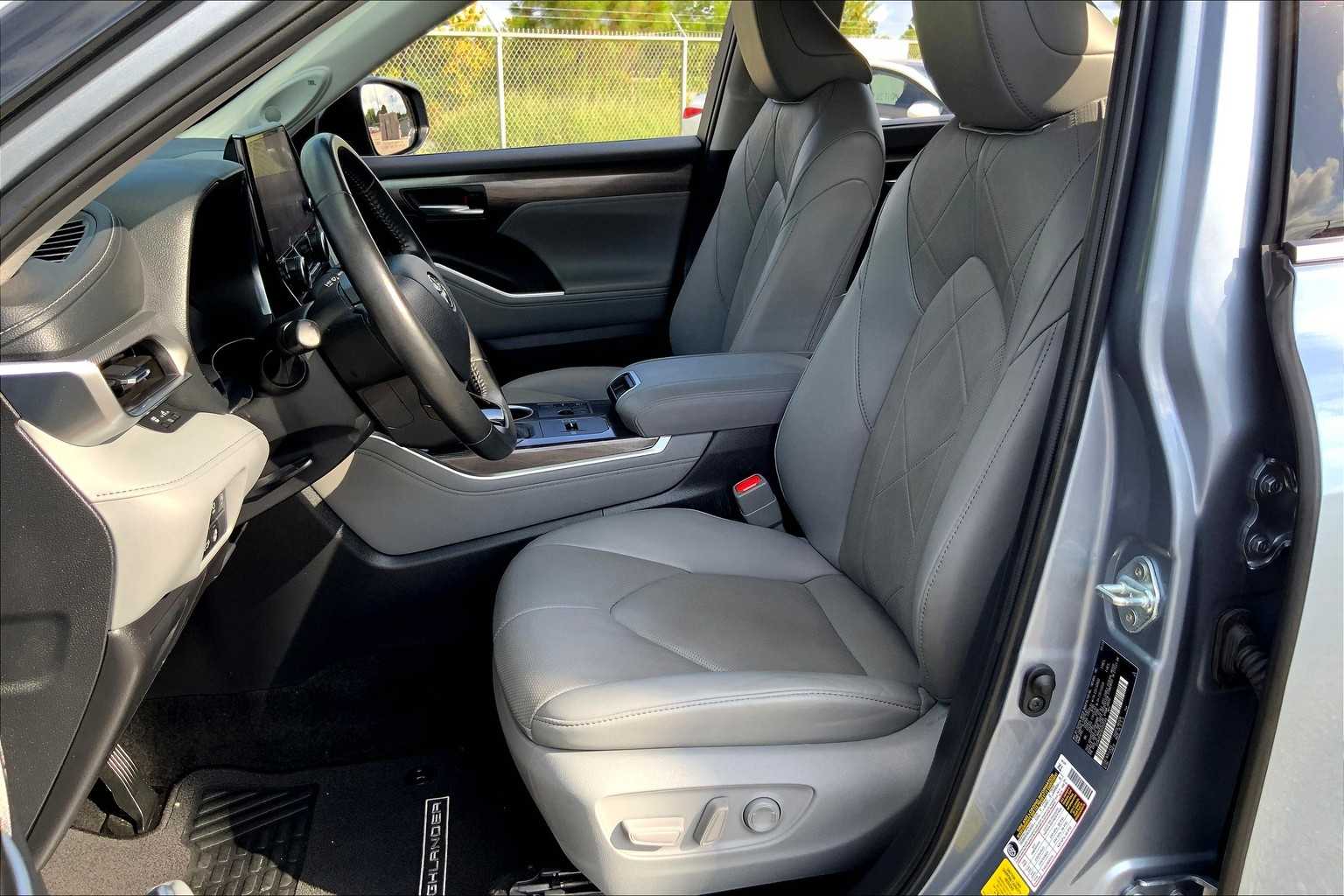 2024 Toyota Highlander Platinum photo 7