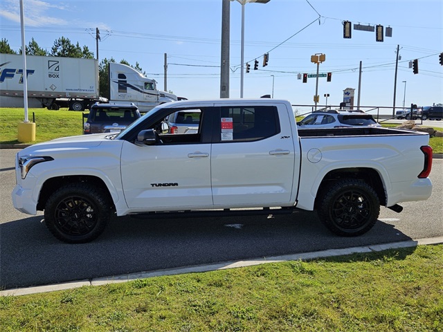 2026 Toyota Tundra SR5 CrewMax photo 4