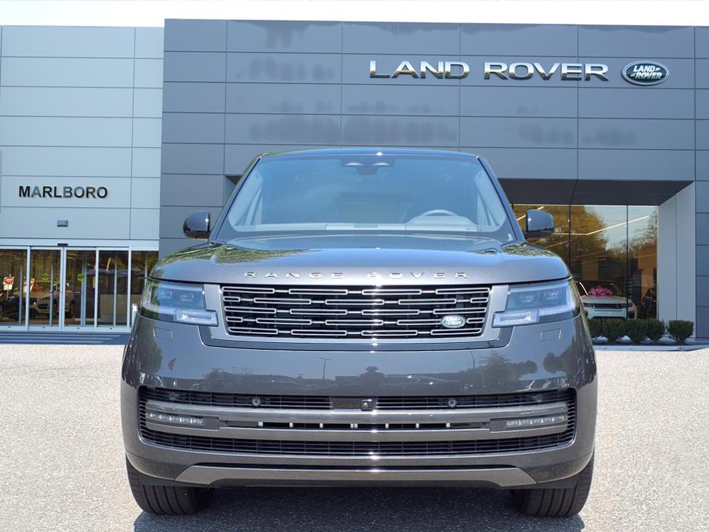 2025 Land Rover Range Rover SE photo 7