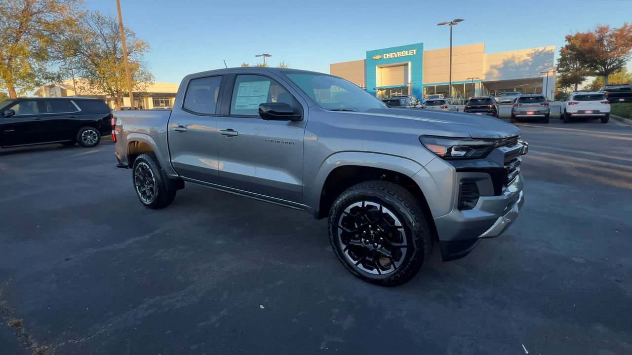 2026 Chevrolet Colorado Z71 photo 2
