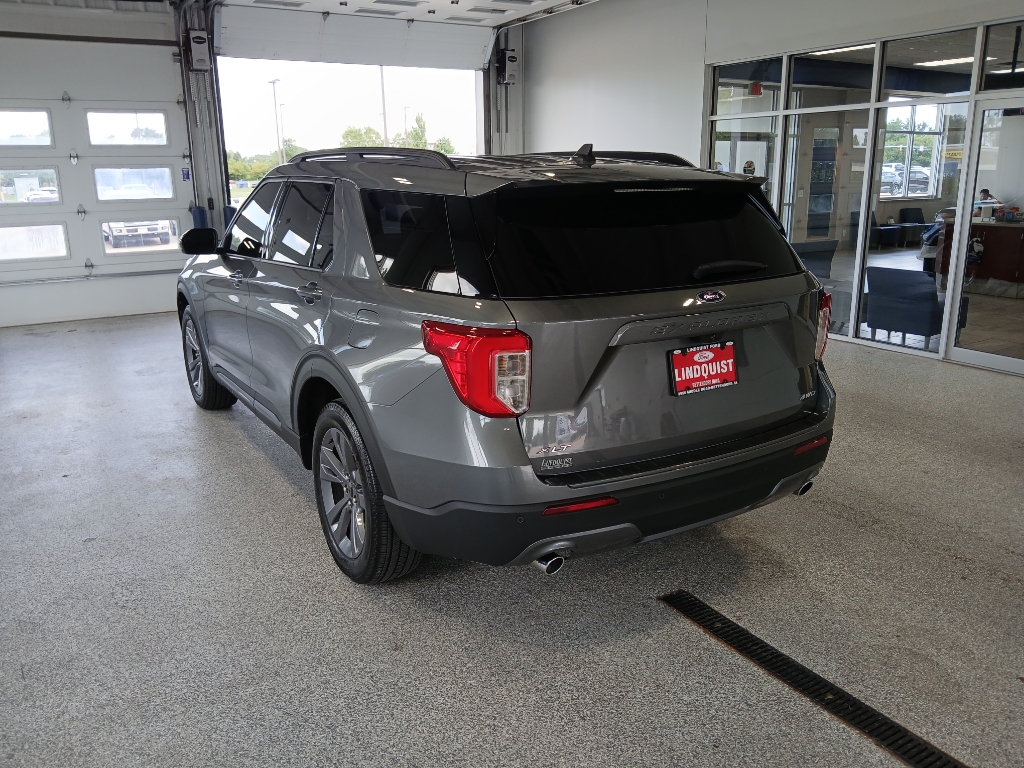 2023 Ford Explorer XLT photo 6