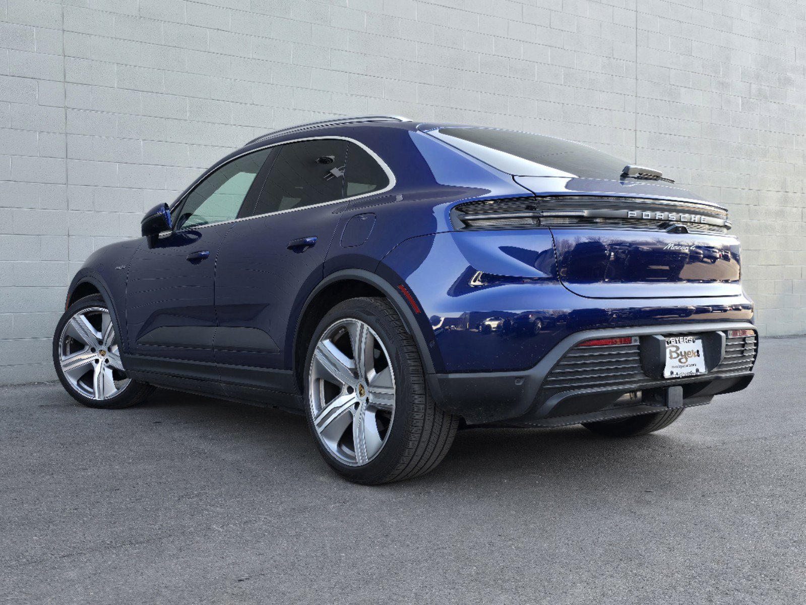 2024 Porsche Macan Electric 4 photo 3