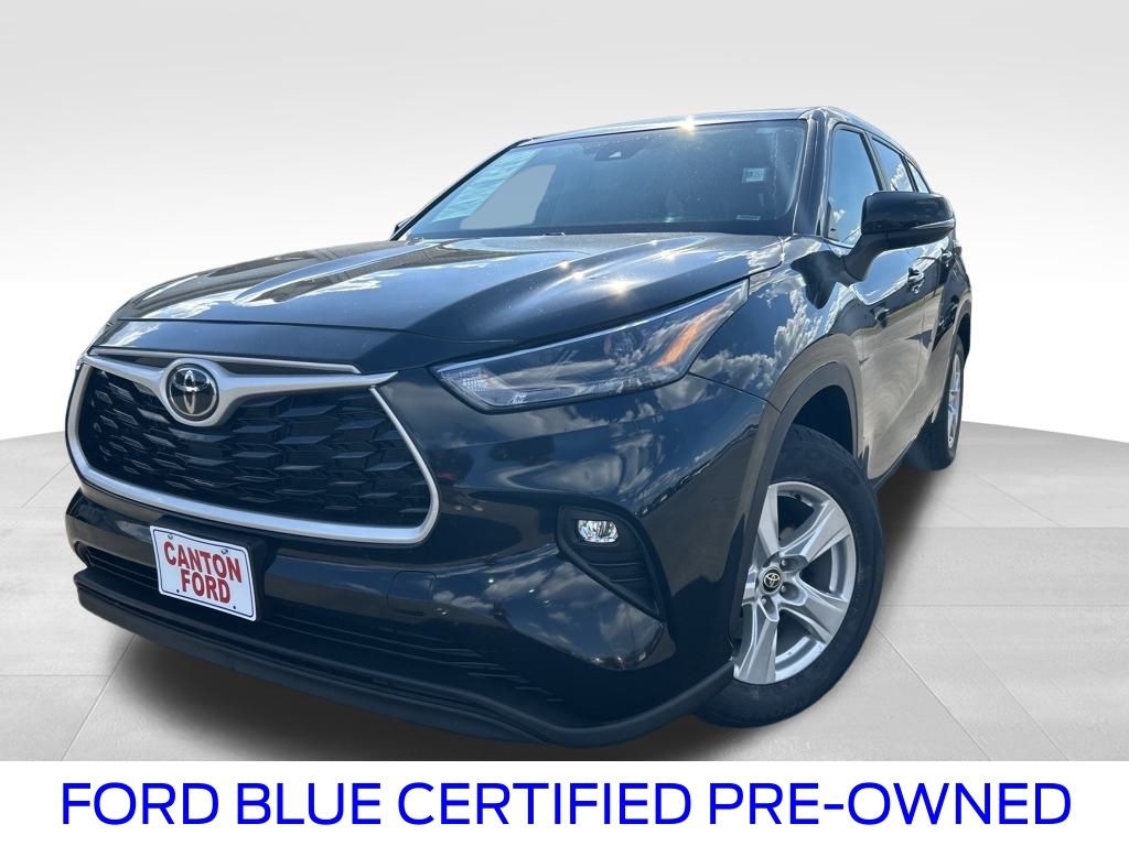 2024 Toyota Highlander LE photo 2
