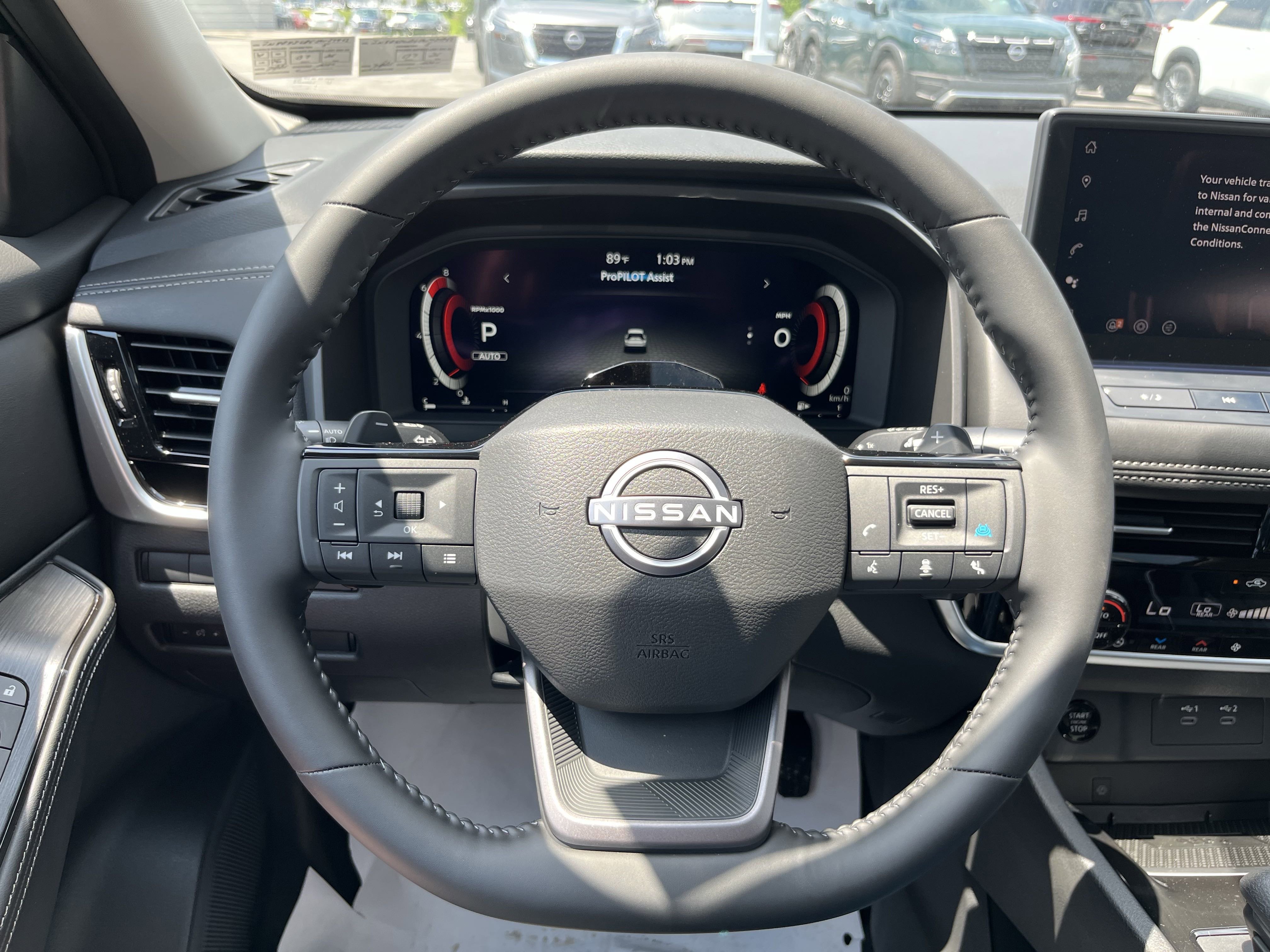 2025 Nissan Rogue SL photo 3
