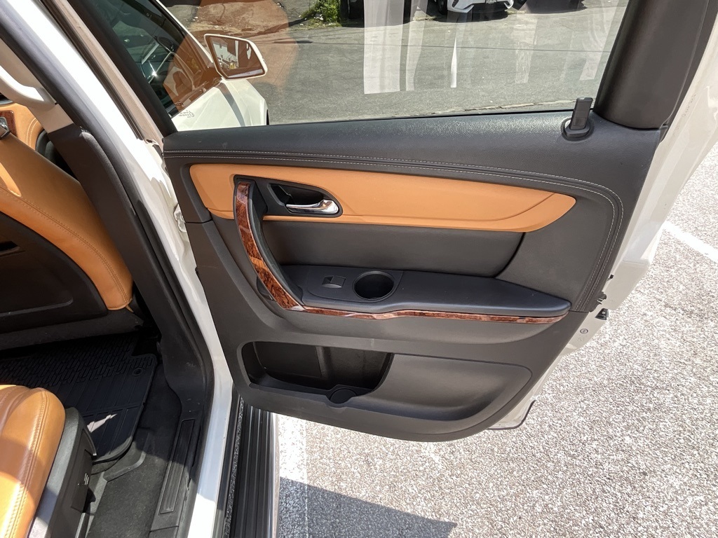 2014 Chevrolet Traverse LTZ photo 30