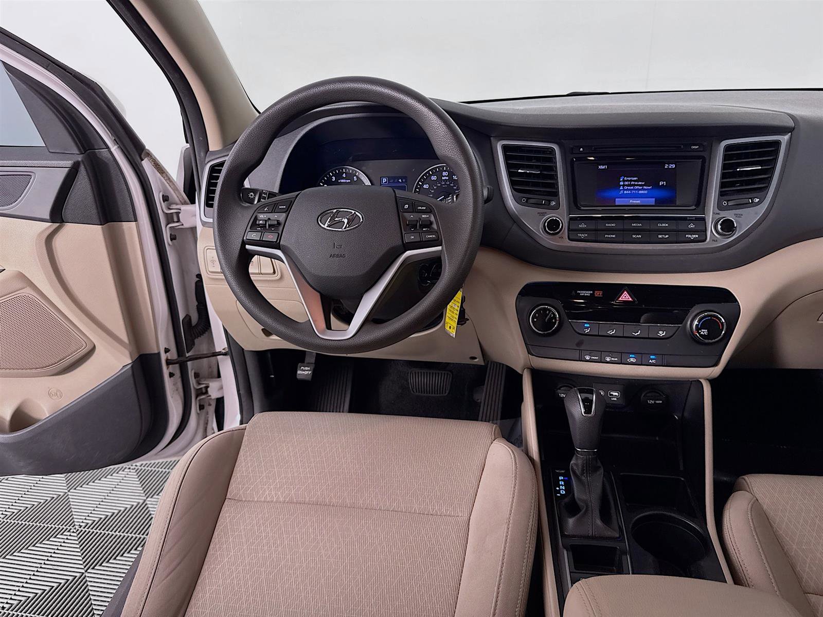 2017 Hyundai Tucson SE photo 16