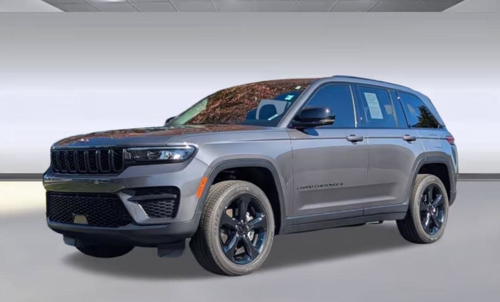 2023 Jeep Grand Cherokee L Altitude's photo