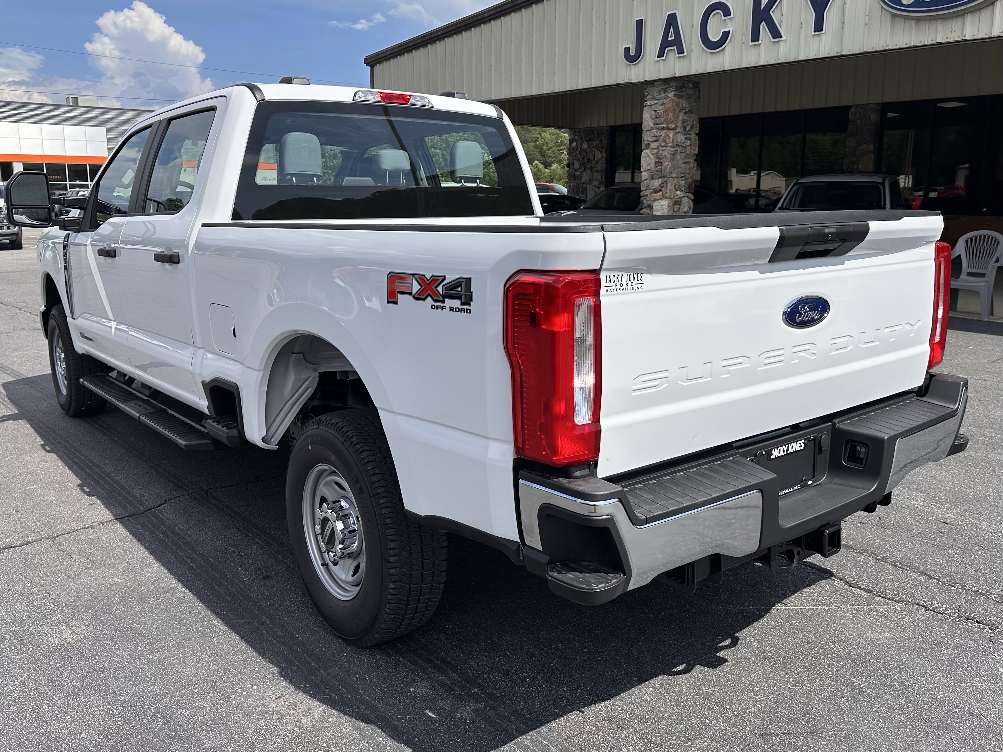 2025 Ford F-250 XL photo 4