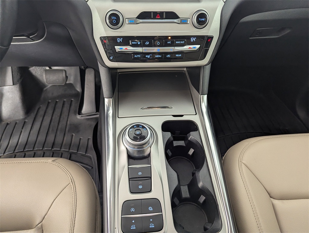 2020 Ford Explorer XLT photo 23