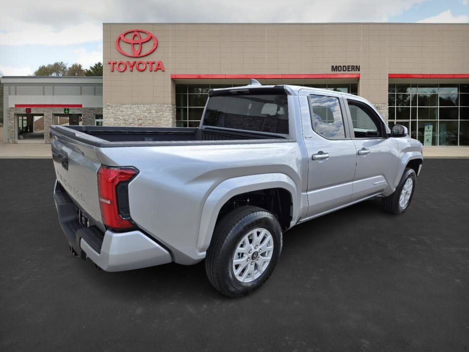 2025 Toyota Tacoma SR5 photo 5