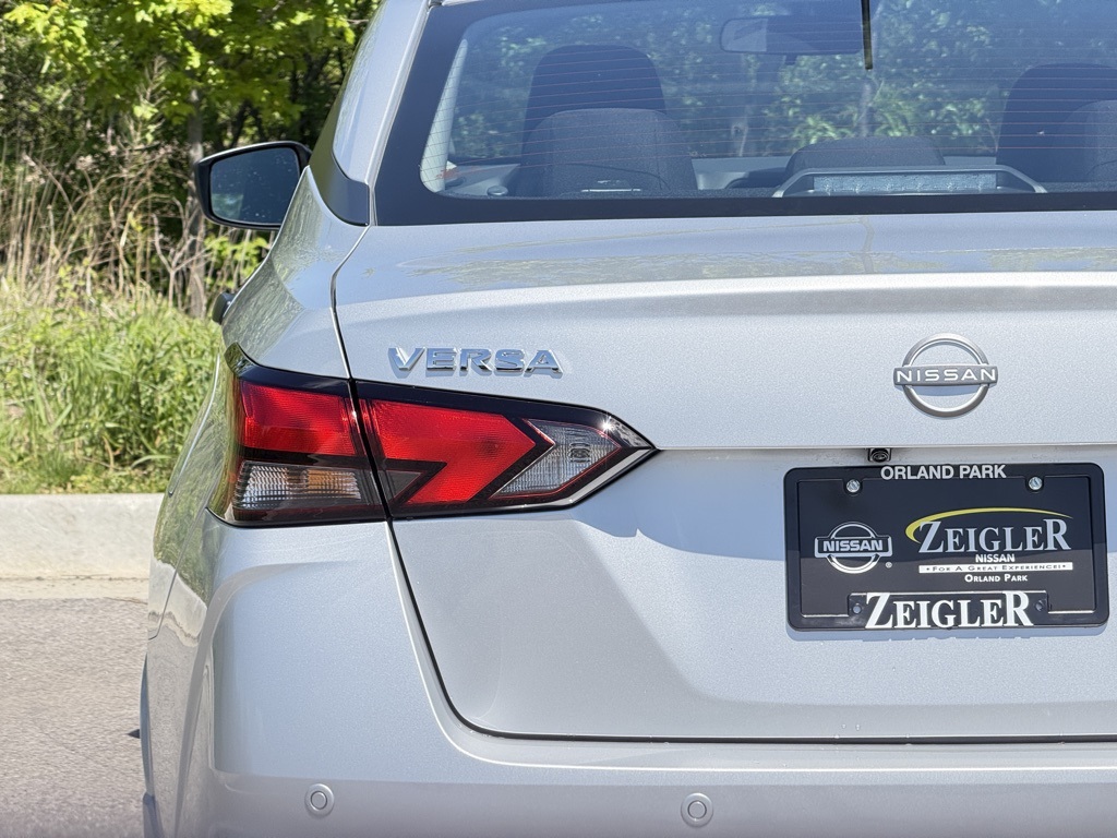 2025 Nissan Versa S photo 8