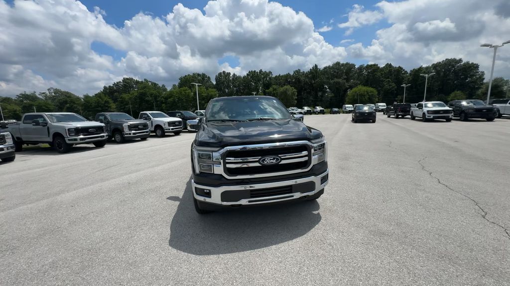 2025 Ford F-150 Lariat photo 3