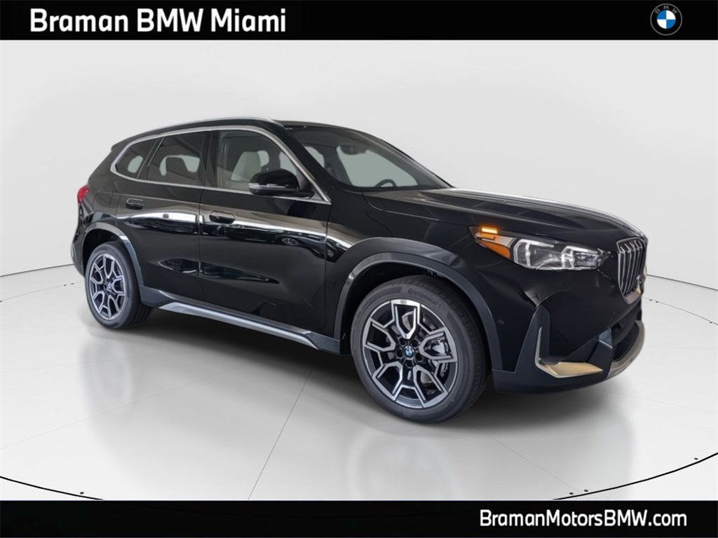 2025 BMW X1 28i's photo