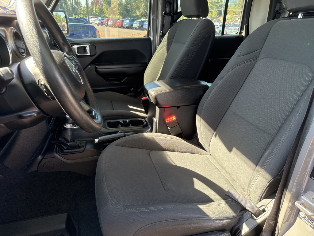 2021 Jeep Gladiator Sport photo 11